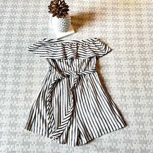 [Caution to the Wind] women’s strapless short romper. Size  XS